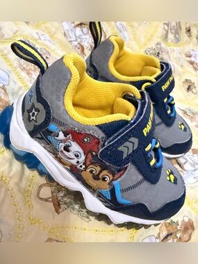 Paw Patrol Nickelodeon Boys Light Up Sneakers Toddler Athletic Shoes Size 6C